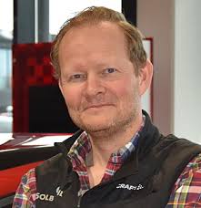 Merkeforhandler går tyngre inn i skade og lakk: