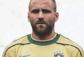 Ap i would say the main difference within luke now is his mentality, in terms of pushing himself and the demands he is. Luke Shaw Reacts To Hilarious Viral Roberto Carlos Meme