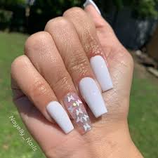 Crisp White Butterfly Set Using Valentinobeautypure Super White In 2020 Long Square Acrylic Nails Summer Acrylic Nails Long Square Nails