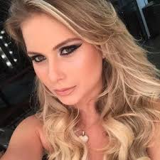 Juliana Maia (@julianatmaia)