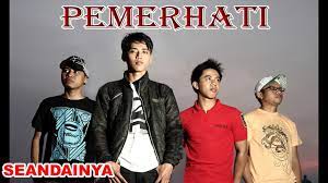 Payung teduh ini dibentuk pada tahun 2007 dengan formasi awal anggota comi dan is dan pada tahun 2008 payung teduh mengajak cito bergabung sebagai drummer di payung teduh dan 2 tahun kemudian hadirlah ivan yang bergabung sebagai pemain gitarlele. Lagu Terbaru Band Indonesia 2018 Pemerhati Band Seandainya Youtube