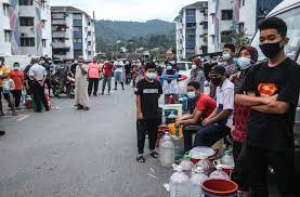Bantuan untuk warga emas di malaysa diuruskan oleh jkm yang merupakan sebuah agensi di bawah kementerian pembangunan wanita, keluarga, dan masyarakat. Selangor Umum Pakej Khas Bantu Rakyat Fokus Kepada B40 Warga Emas Dan Mahasiswa