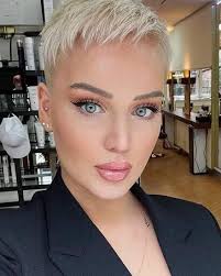 Stopping rude comments about girlfriend