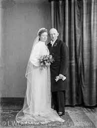 Brautmode Hochzeitsmode 1930er Jahre Mediendatenbank