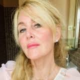 Tracy Hanlon's Instagram, Twitter & Facebook