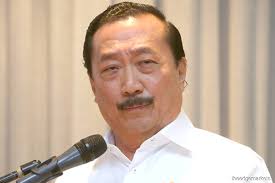 Dato' azlan meah bin hj ahmed meah. Vincent Tan Redesignated As Berjaya Corp Non Executive Chairman Son Robin To Relinquish Executive Role Confirming The Edge Report The Edge Markets