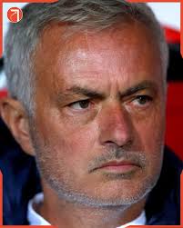 Stagione 2023/2024: 13esima giornata di Serie A, allenatore Josè Mourinho.  Roma al quinto posto in classifica con 21 punti totalizzati a meno 3 dal  quarto posto. Stagione 2024/2025: 13esima giornata di Serie