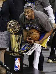 Small forward and shooting guard shoots: Ex Cat Iguodala Named Nba Finals Mvp Arizona Wildcats Basketball Tucson Com
