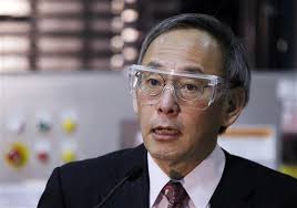 At GE plant, Chu says US needs to stay in solar