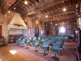 Se arrivate dalla pianura e i profili delle colline di langa cominciano ad avvolgervi, allora siete a grinzane cavour. Tour A Tema Camillo Benso Conte Di Cavour Langhe Experience