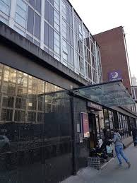 From dinosaurs to designer names, football stars to incredible shows, there's something to keep everyone happy. Premier Inn London Kensington Earl S Court Hotel Bewertungen Fotos Preisvergleich Tripadvisor