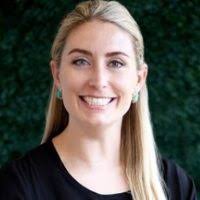 Samantha Hollinger's Instagram, Twitter & Facebook