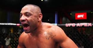 UFC Vegas 101 video: Cesar Almeida survives near-finish, demolishes Abdul  Razak Alhassan with one-punch knockout