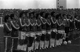 Yo hubiera apostado 1000 a brasil. Peru Vs Escocia En Mundial Argentina 78 Se Cumplen 42 Anos Del Golazo De Teofilo Cubillas La Tarde Que El Nene Invento El Tiro Libre A Lo Cubillas Que No Ha
