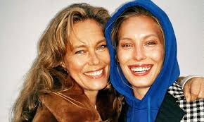 Klik her og se 8 ting, du ikke vidste om Renée Toft Simonsen