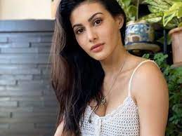 Director stanley tong, sonu sood, disha patani, jackie chan and amyra dastur, during the promotion of movie 'kung fu yoga', on january 23, 2017 in. Here S What Amyra Dastur Has To Say About Vijay Deverakonda Telugu Movie News Times Of India