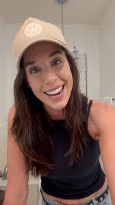 Cora Poe's Instagram, Twitter & Facebook