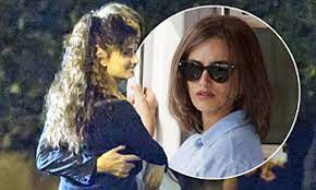 9 penelope cruz's hairstyle here is chic and minimalistic. Penelope Cruz Debuts Her New Big Curly Hair Style On The Set Of Her New Film Daily Mail Online