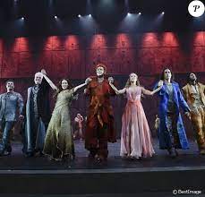 Notre dame de paris acte 1. Notre Dame De Paris Eblouissant Retour Du Spectacle People Et Public Conquis Purepeople