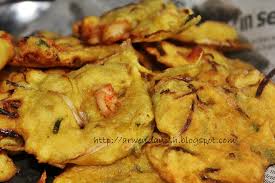 Gebu di dalam, rangup diluar. Resepi Cucur Udang Ranggup