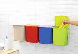 Effizientes recycling beginnt bereits im haushalt. Sortiert Und Entsorgt Mulltrennen In Der Kuche Bauemotion De