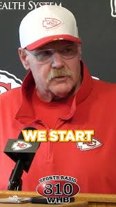 Jac Caglianone hanging with Rusty Kuntz in right field ⚾️