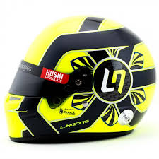 Lando norris (born 13 november 1999 in bristol, uk) is a british racing driver, who made his debut for mclaren racing during the 2019 fia formula one world championship. Lando Norris Miniaturhelm Formel 1 2021 1 2