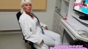 Deutsche Frau Doktor fickt patienten in der Arzt Praxis - XVIDEOS.COM