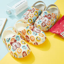 Mitos yang beredar saat ini, masih menganggap selaput dara yang robek menandakan perempuan tersebut telah pecah perawan dan menurun nilainya. Sepatu Sandal Bayi Laki Laki Perempuan Anti Slip Dengan Lubang Shopee Indonesia