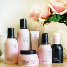 Lanjut cerita belanja di watsons secara online. Pink By Pure Beauty X Watson Comelnya Warna Pink Farah Dafri