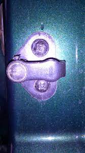 Tapi staf senior tadi akur, pelekat baharu ditampal, sebab sayang pelajar. Cara Baik Pulih Pintu Kereta Susah Nak Tutup Rapat Malaybaha