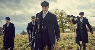 A gangster family epic set in 1919 birmingham, peaky blinders centres on a gang who sew razor blades in the peaks of their caps, and their fierce boss tommy shelby, who means to move up in the world. 10 Things That Happened In Peaky Blinders Season 1 That You Completely Forgot About