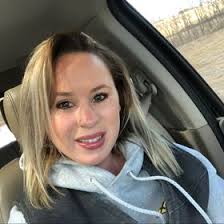 Jaclyn Mohr's Instagram, Twitter & Facebook