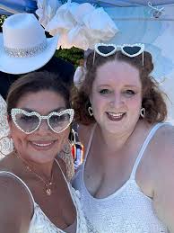 Bride looking for curvy brides boutique