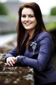 Eithne ni bhraonáin (born 17 may 1961, dore, gweedore, county donegal, ireland), better known by her stage name enya , is an irish singer. Sile Ni Bhraonain Dad S Culinary Flair Keeps Me Going On Air Independent Ie They Contain The Same Letters Linn Womack