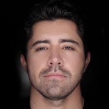 Sergio Melchor's Instagram, Twitter & Facebook