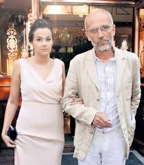 Как рассказала в микроблоге супруга гордона ноза, они с супругом остались довольны работой дизайнеров. Zhena Aleksandra Gordona Foto Muzhskoe I Zhenskoe