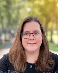 Cari Eddy's Instagram, Twitter & Facebook