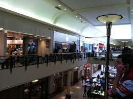 The store is a little bit on the smaller. The Ipad 2 Lines Are Growing Here S The Pictures Cult Of Mac