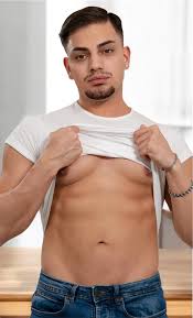 Roma Toy Boy gigolò e escort gay bacheca annunci | ROSSO BOY