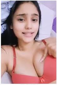 Hot desi girl showing her cute boobs exclusive - Desijugar.in