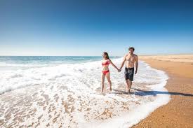 In 2016, it had a population of 670,597. Vendee Atlantikkuste Strande Inseln