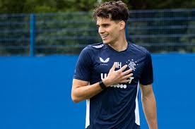 Ianis hagi er en rumænsk fodboldspiller, som blev født den 22. Meciul Care L A Convins Pe Ianis Hagi SÄƒ RÄƒmanÄƒ La Rangers Spotmedia Ro