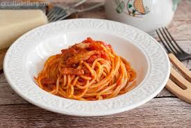 Heat oil in a dutch oven or large heavy skillet over medium heat. La Verdadera Pasta A La Amatriciana O Matriciana Ricette Di Cultura