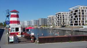 Beim arbeiten im büro fällt der blick auf die spiegelungen im main. Main Turm Am Hafen Sup Kanuverleih Offenbach Menu Preise Restaurant Bewertungen Tripadvisor