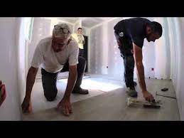 pose de parquet flottant clipsable canape palettes pose parquet flottant parquet flottant pose parquet