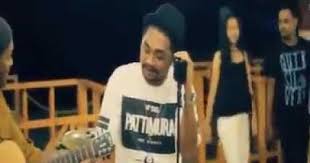 Sampe kapan laibeta musti nanti se kombaliale su lama pigitinggal beta sandiri disinisampe oras inibeta masi yakin se pasti kombalimesti tetap saja seseng pu. Paradisaea Minor