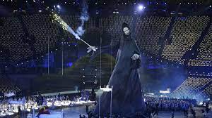 Hace instantes, finalizo la sorprendente y creativa ceremonia de inauguración de los juegos olímpicos 2012 y te traemos el video por si no pudiste verlo o quieres repetirlo. La Banda Sonora De Londres Eurosport