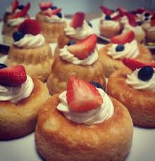 Des Babas A Nous Rendre Baba Quand On Me Commande Mon Dessert Prefere Un Si Grand Plaisir De Pouvoir Les Realiser In 2020 Desserts Mini Cheesecake Food