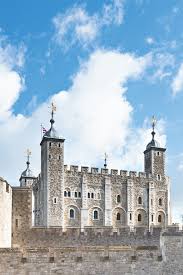 Ausgebaut auf ihre heutigen ausmaße wurde die festung unter heinrich iii., der ihr auch den namen tower of london gab. Tower Of London Zur Sicherheit Der Queen Zeit Online